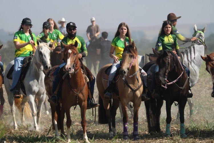 Câmara prestigia Cavalgada do GAFFF; evento reuniu cerca de 90 cavaleiros em Sorriso